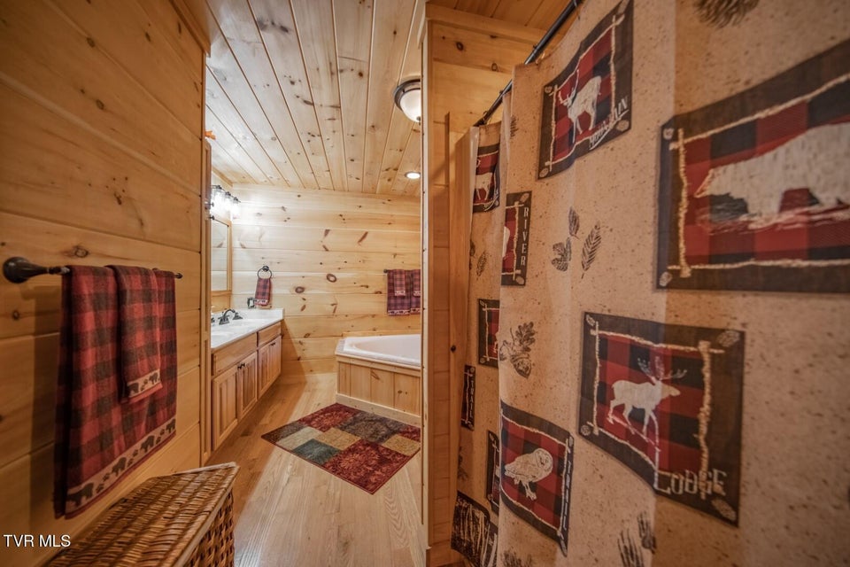 Photo #22: 718 Rocky Flats Rd 