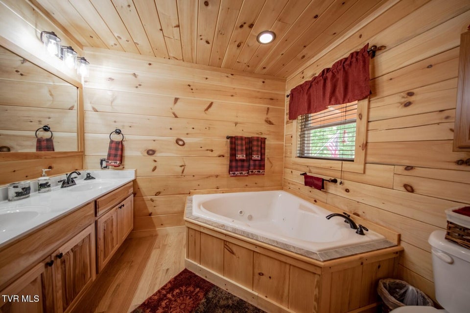 Photo #23: 718 Rocky Flats Rd 