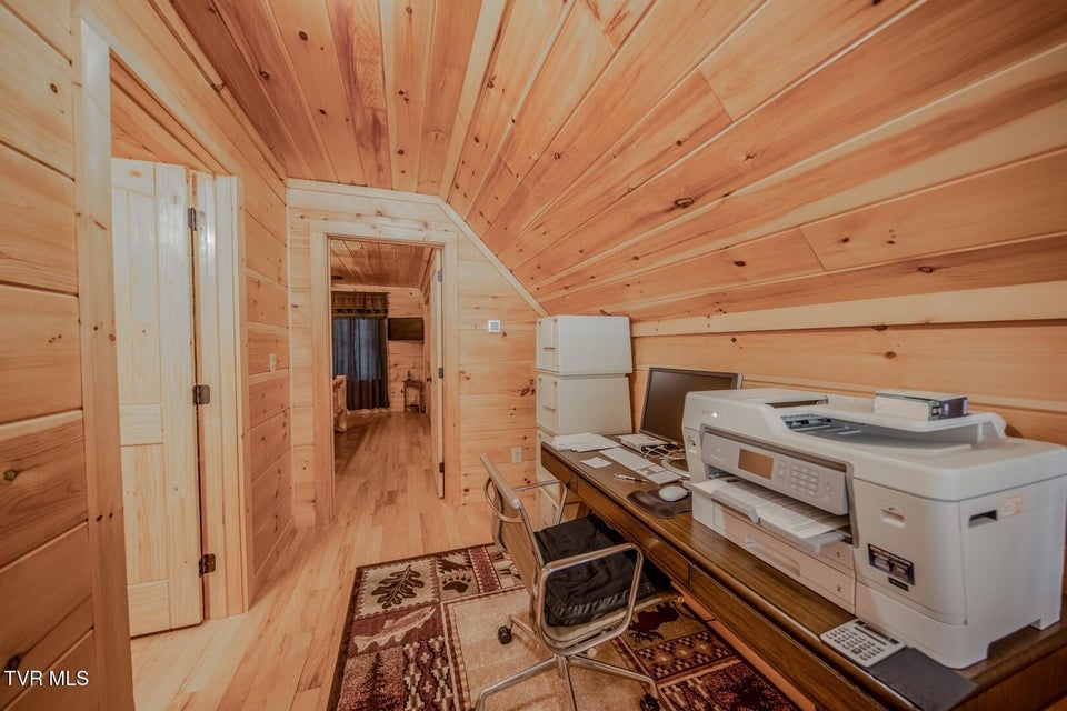 Photo #31: 718 Rocky Flats Rd 