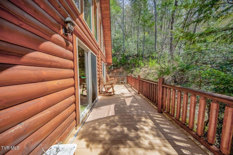 Photo #33: 718 Rocky Flats Rd 