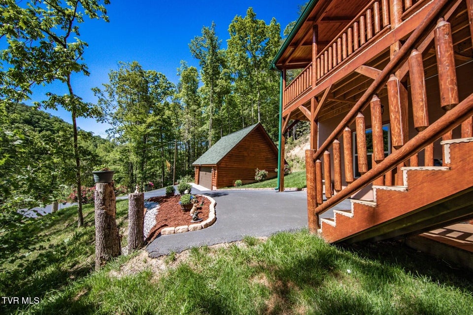 Photo #37: 718 Rocky Flats Rd 