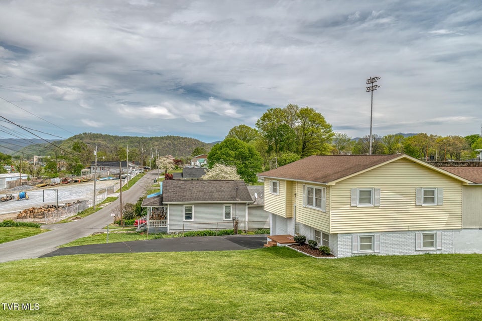 Photo #21: 322 Doe Avenue