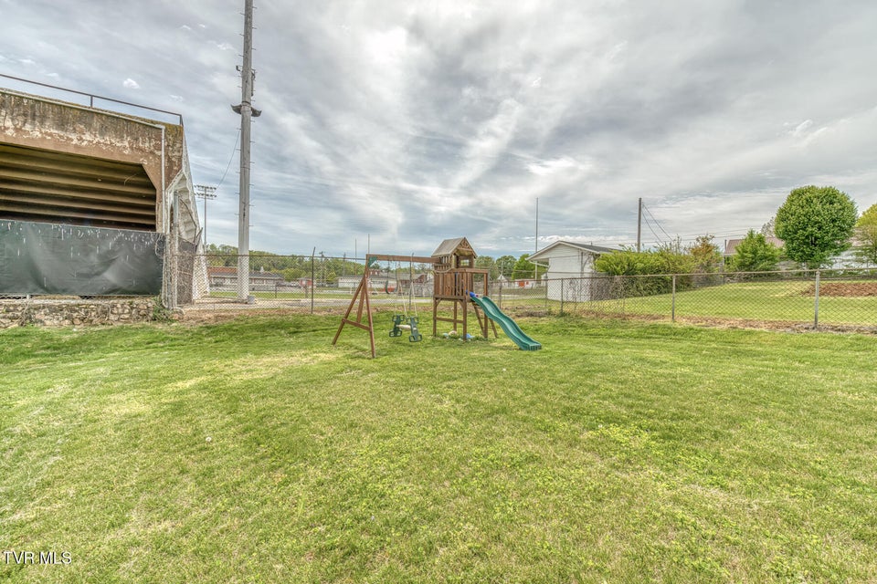 Photo #19: 322 Doe Avenue