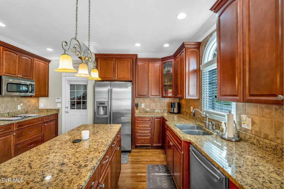Photo #18: 108 Ridgetop Drive Drive