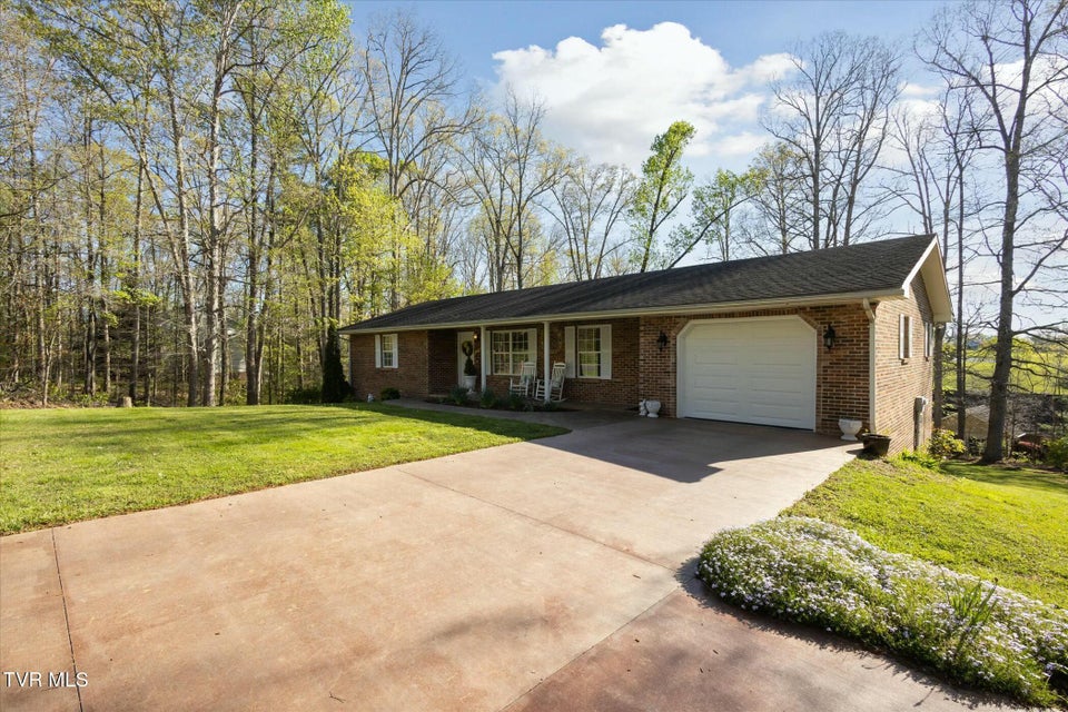 Photo #4: 80 Noellwood Drive