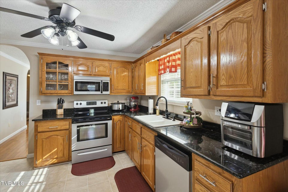 Photo #9: 80 Noellwood Drive