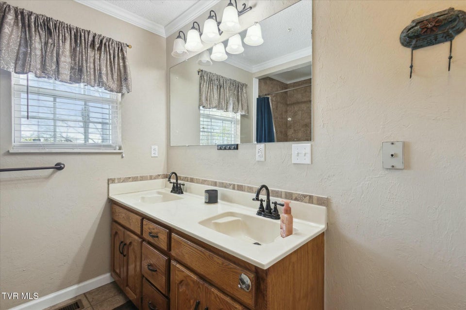 Photo #18: 80 Noellwood Drive