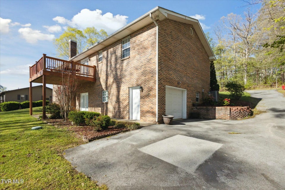 Photo #36: 80 Noellwood Drive