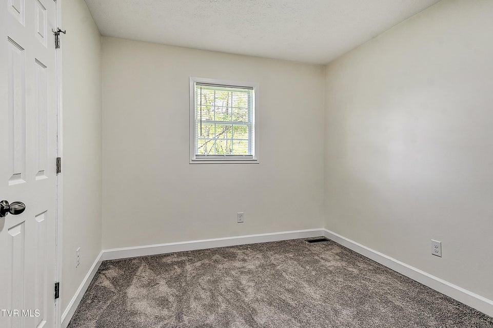 Photo #15: 133 Dillow Hill Drive