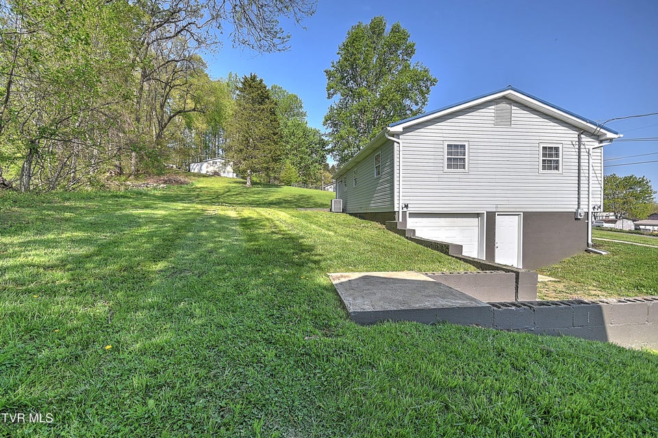 Photo #39: 133 Dillow Hill Drive