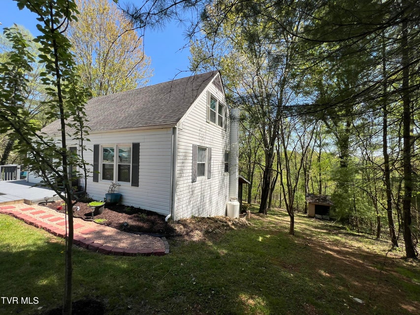 Photo #3: 4004 Lakeland Drive