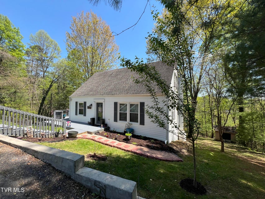 Photo #4: 4004 Lakeland Drive
