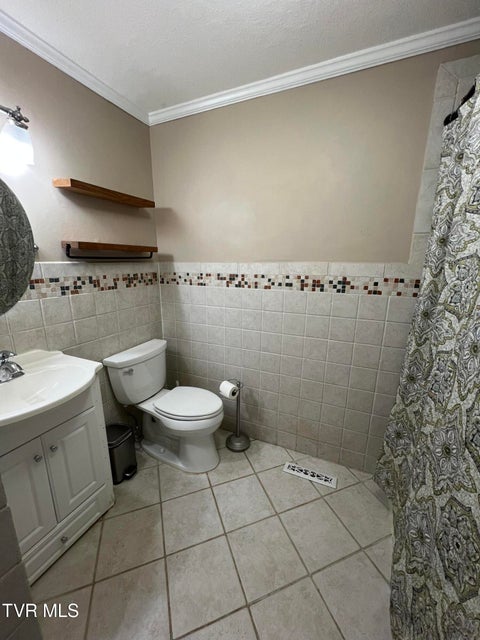 Photo #13: 4004 Lakeland Drive