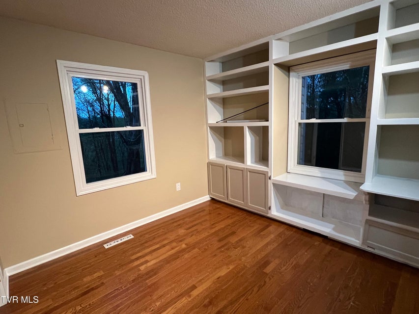 Photo #14: 4004 Lakeland Drive