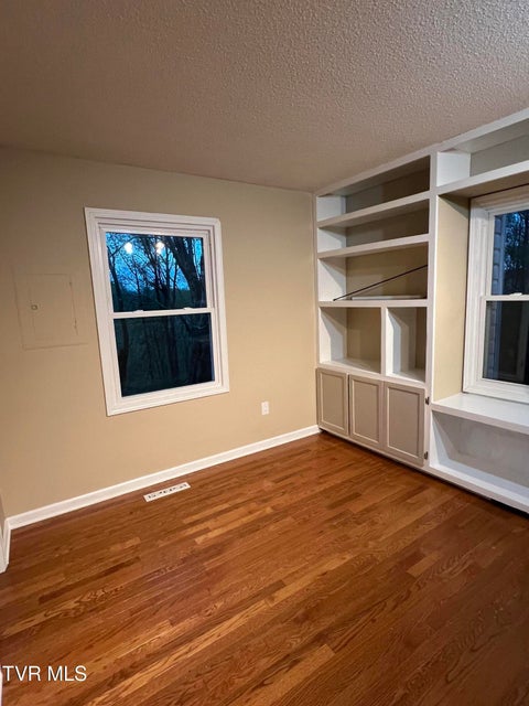 Photo #16: 4004 Lakeland Drive
