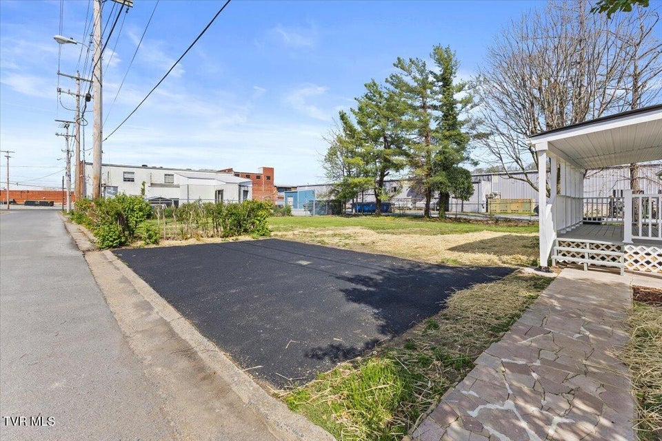 Photo #42: 223 N. Riverside Drive
