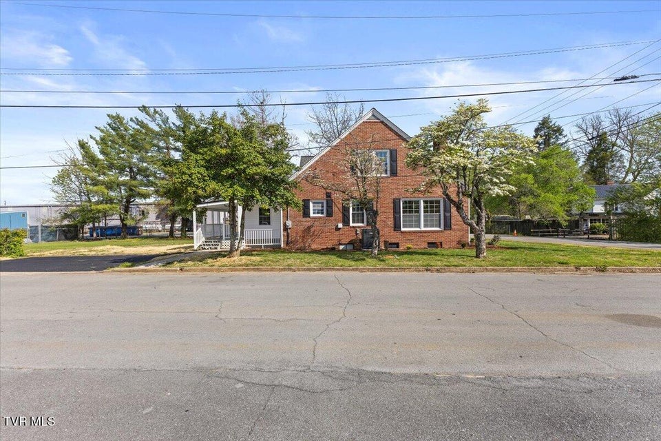 Photo #4: 223 N. Riverside Drive