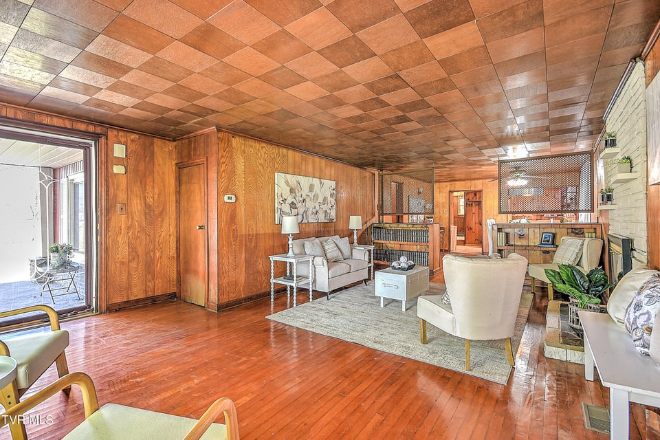 Photo #13: 2638 Anderson Street