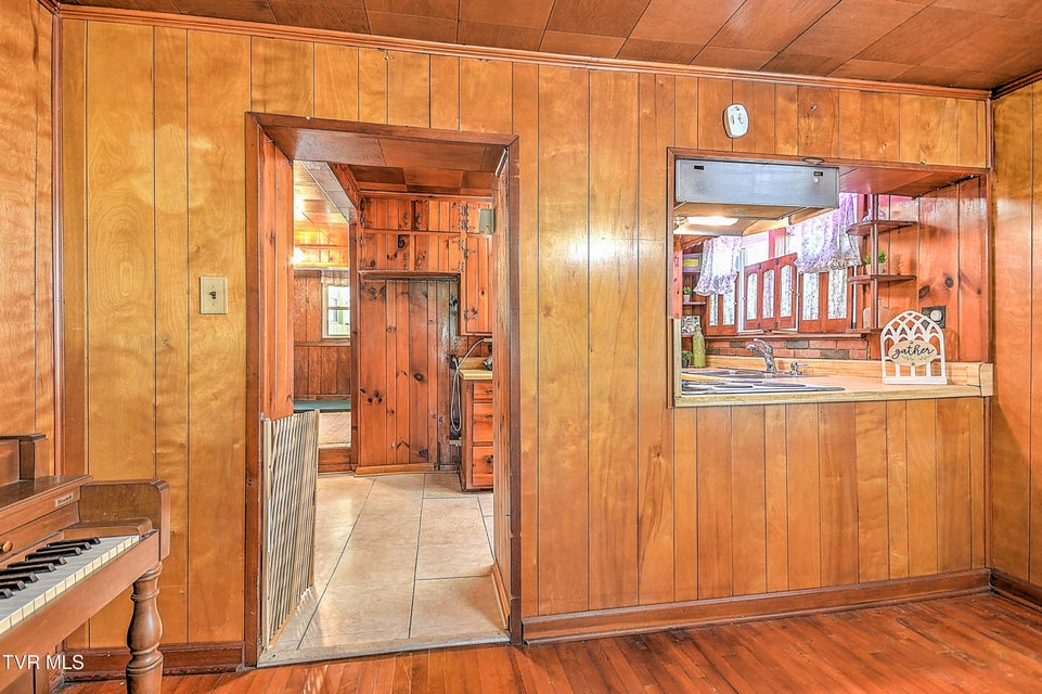 Photo #22: 2638 Anderson Street