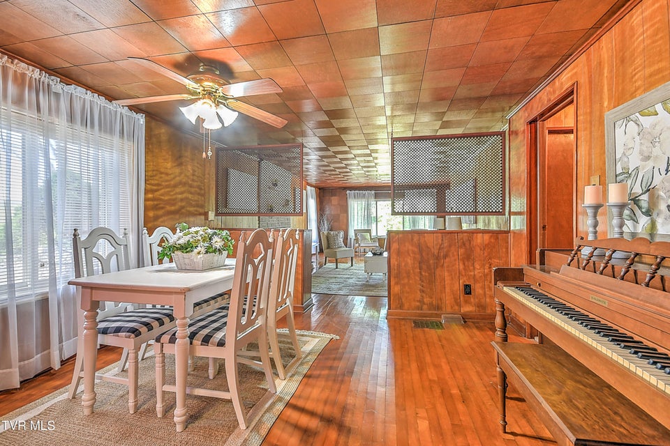 Photo #23: 2638 Anderson Street