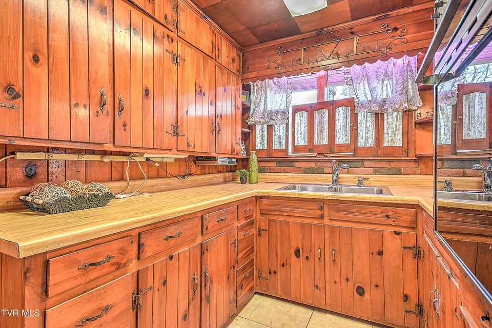 Photo #27: 2638 Anderson Street