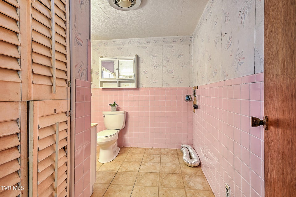 Photo #38: 2638 Anderson Street