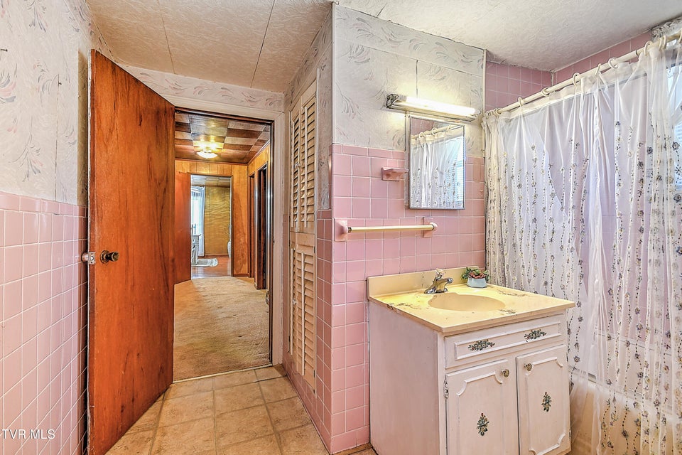 Photo #39: 2638 Anderson Street