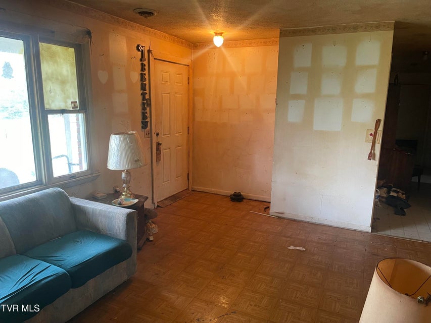 Photo #8: 2911 Dungannon Road