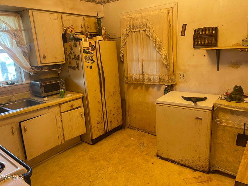 Photo #5: 2911 Dungannon Road