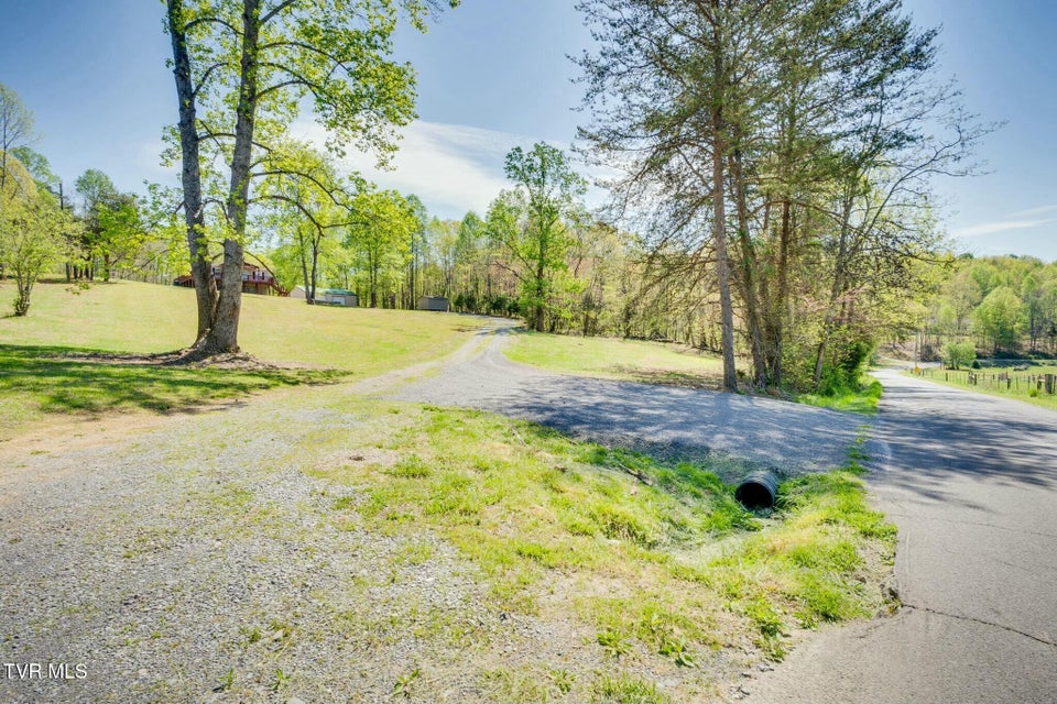 Photo #37: 363 Barrett Lane
