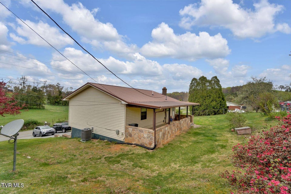 Photo #17: 1258 Dogwood Road