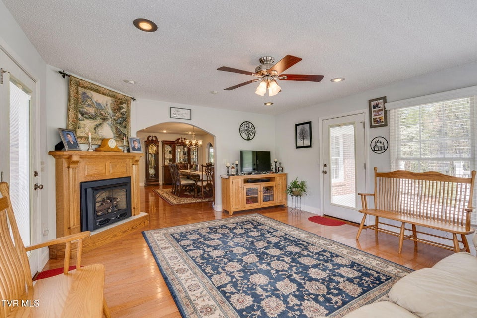 Photo #16: 1286 Derick Pvt Drive