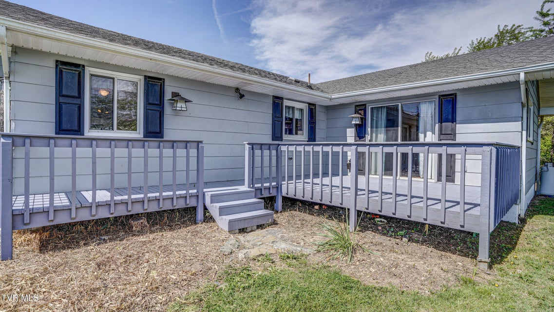 Photo #7: 202 Redwood Road