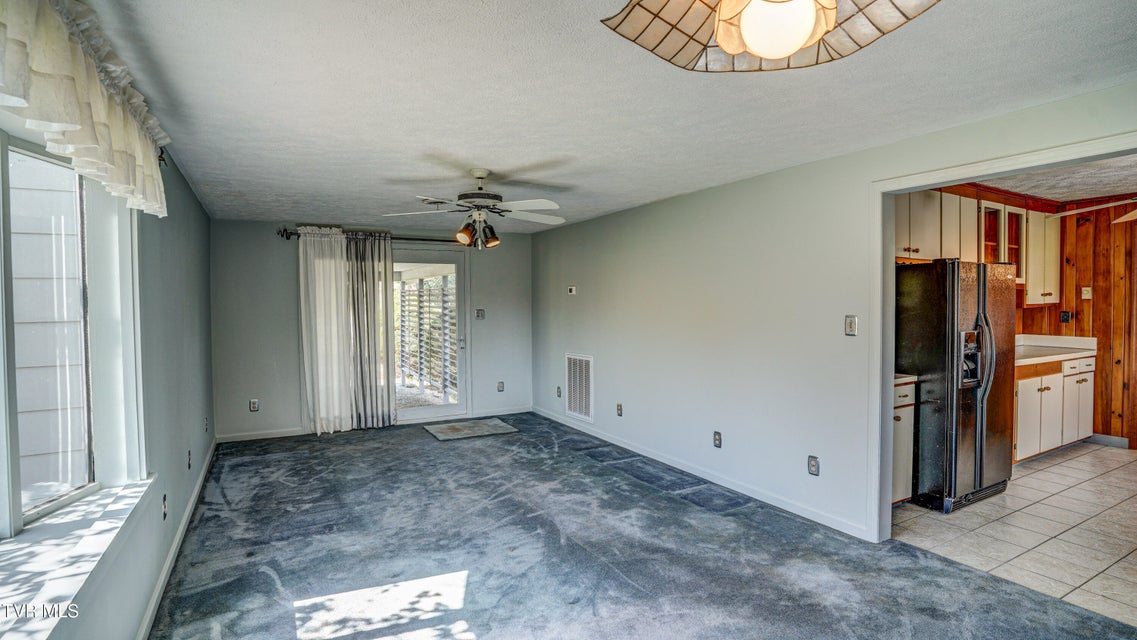 Photo #12: 202 Redwood Road