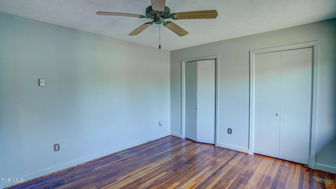 Photo #28: 202 Redwood Road