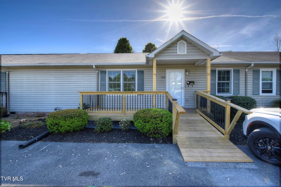 Photo #2: 704 Hickory Street