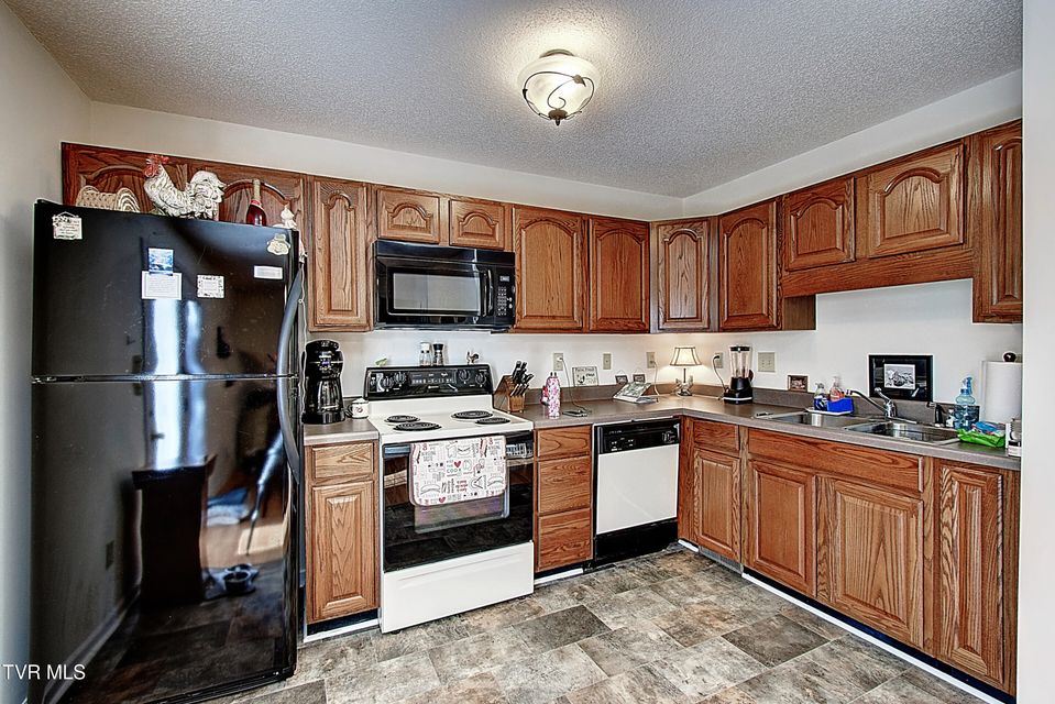 Photo #11: 704 Hickory Street