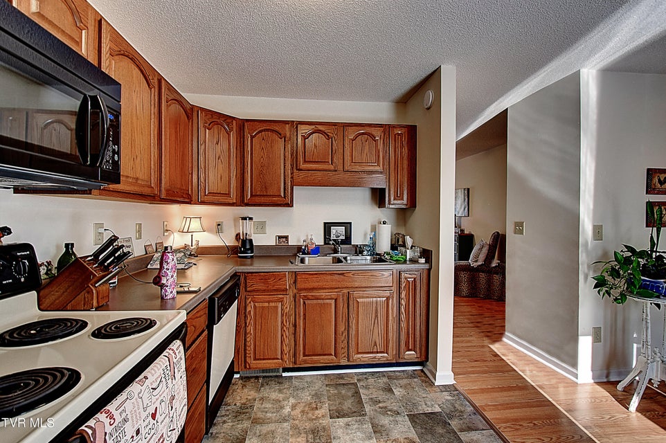 Photo #12: 704 Hickory Street