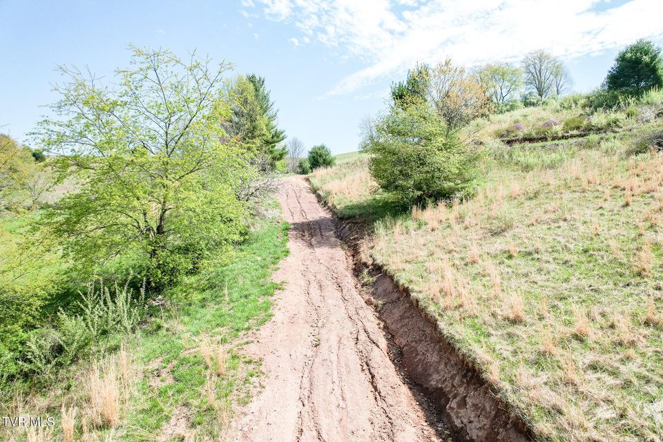Photo #16: 887 Mill Creek Road