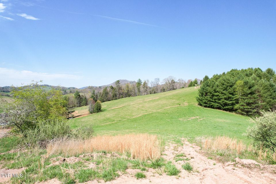 Photo #17: 887 Mill Creek Road