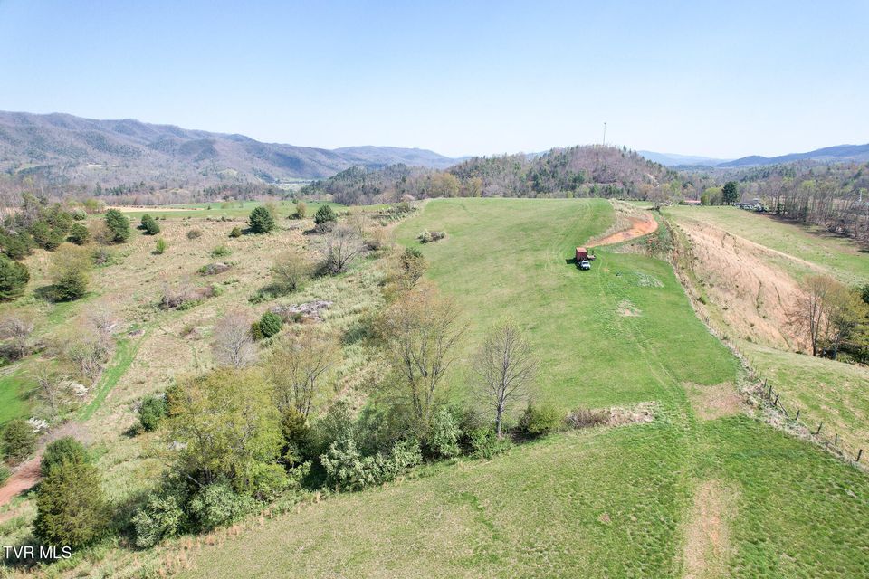 Photo #4: 887 Mill Creek Road