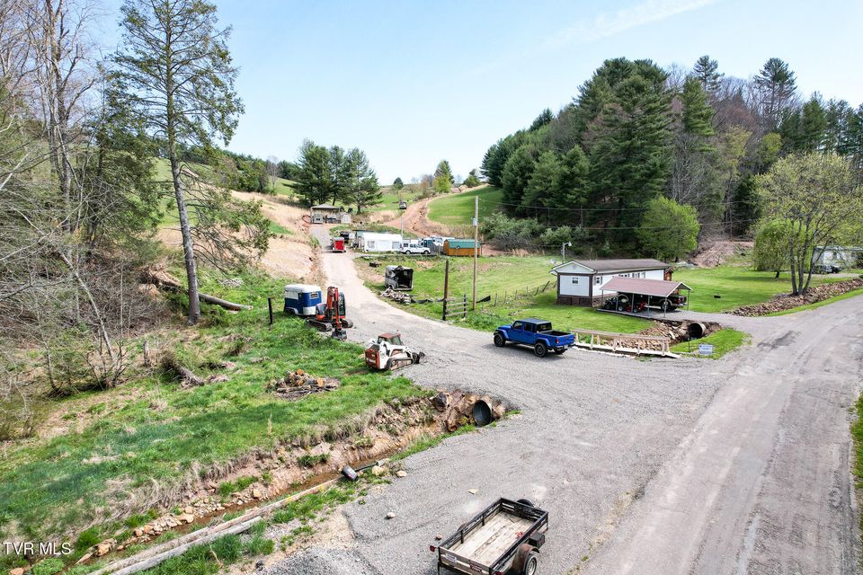 Photo #28: 887 Mill Creek Road
