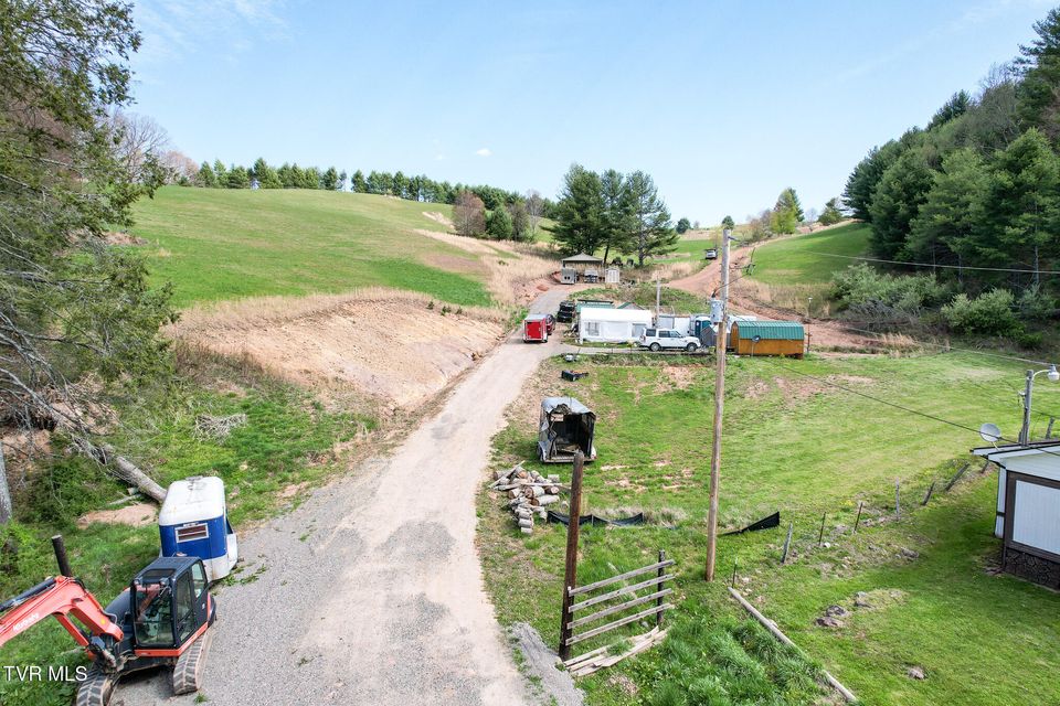 Photo #29: 887 Mill Creek Road