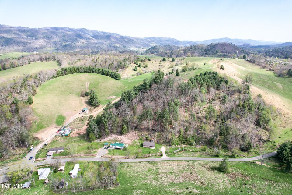 Photo #30: 887 Mill Creek Road