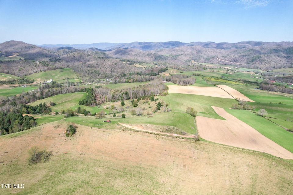 Photo #35: 887 Mill Creek Road