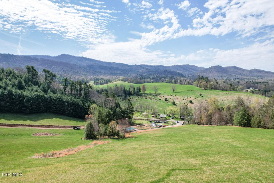 Photo #38: 887 Mill Creek Road