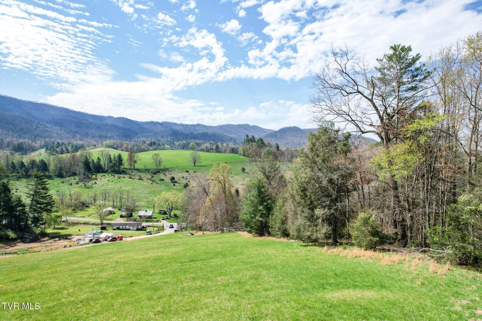 Photo #39: 887 Mill Creek Road
