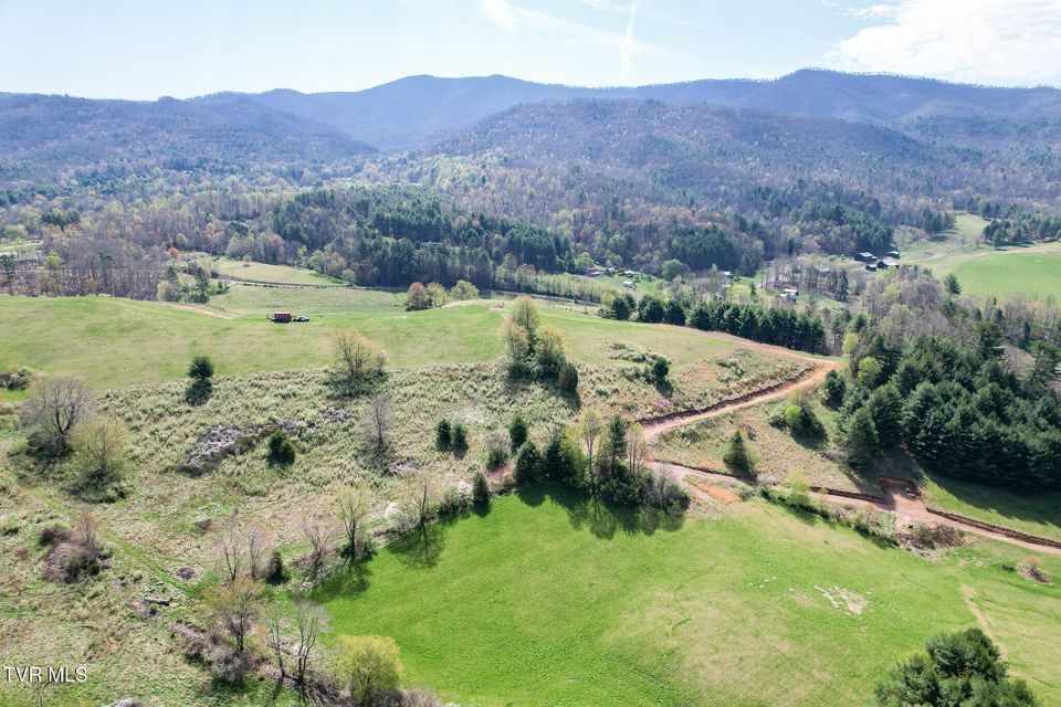 Photo #5: 887 Mill Creek Road
