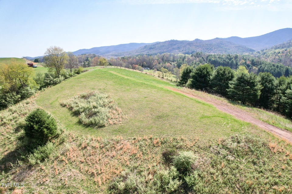 Photo #43: 887 Mill Creek Road