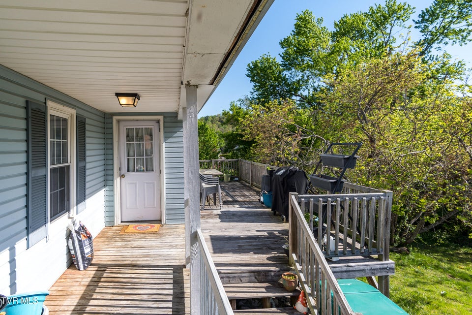 Photo #5: 527 Monroe Street